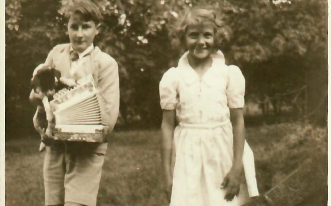 Toni et Anne-Marie avec les chiens parc de la Romanerie